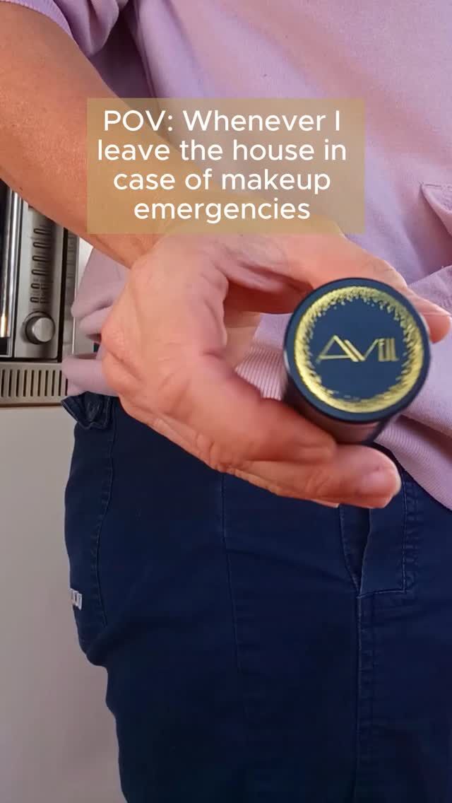 ✨ This little makeup tower fits in all my bags & doesn't leak everywhere like my old makeup did (RIP to that Lululemon gym bag 💀) Cream-based = leak-proof = genius 💛
#aveilaustralia #gymlife #makeup #fyp #beauty