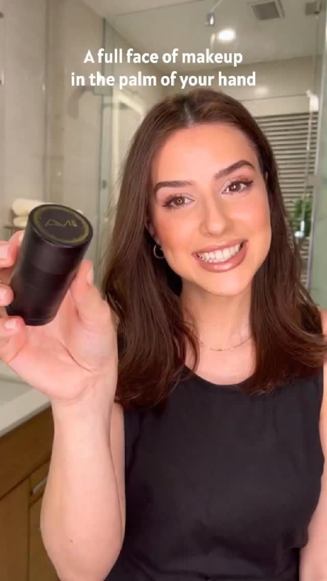 Makeup so compact it's almost unbelievable 🖤💛
#fyp #viral #makeup #beauty #aveilaustralia
